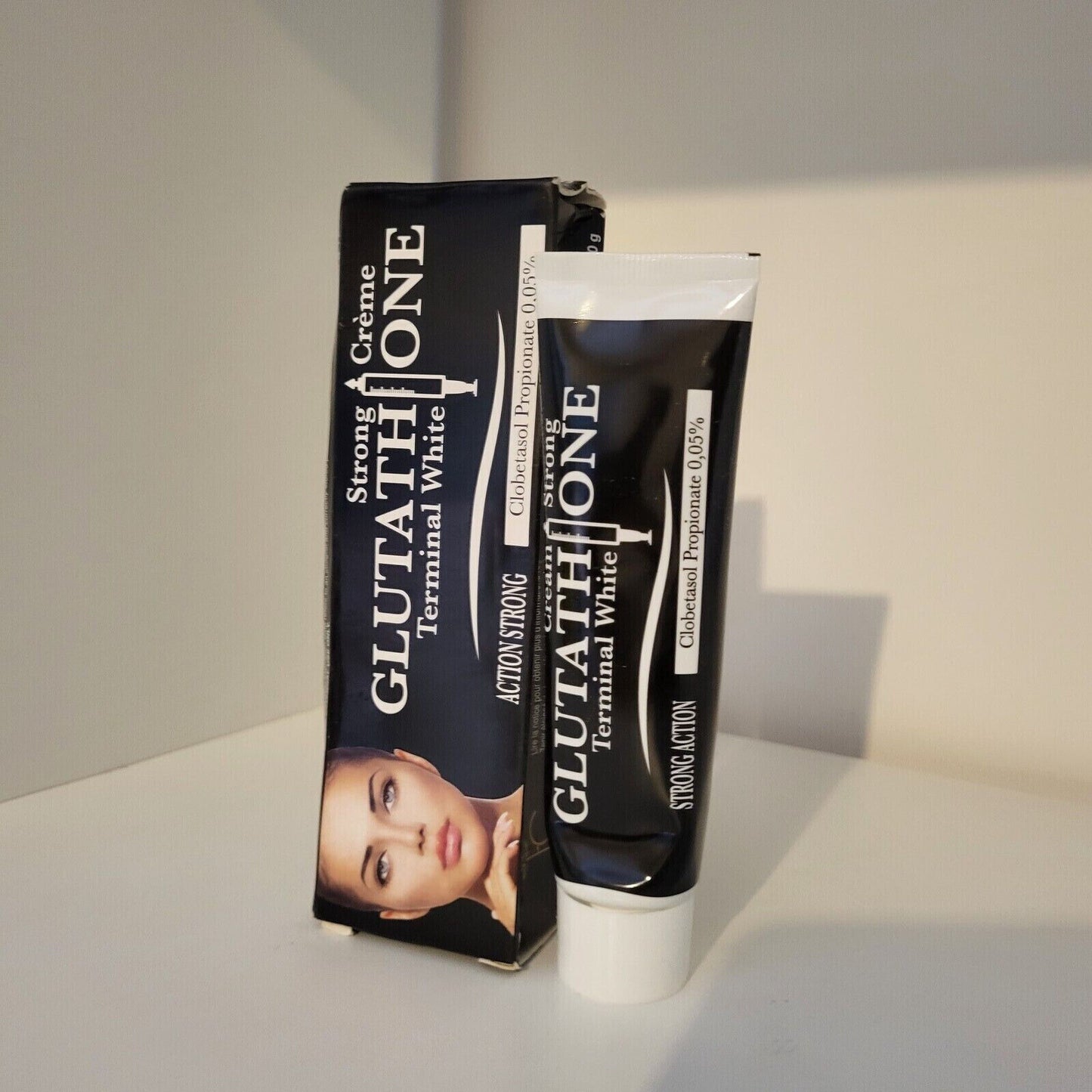 GLUTATHIONE Terminal WHITE Tube ÉCLAIRCISSANT EXTRA FORT ANTI TÂCHE - Kyabeauty